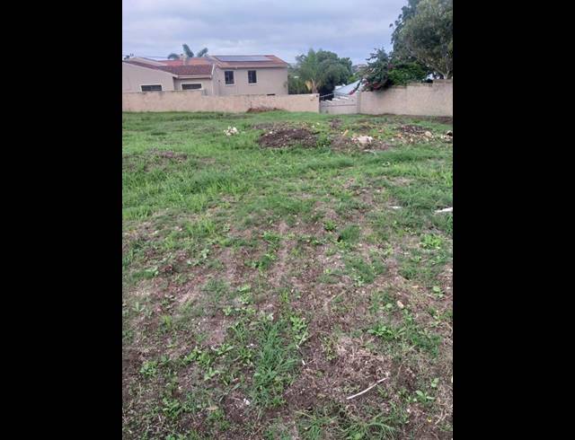 LAND FOR SALE IN ASTON BAY